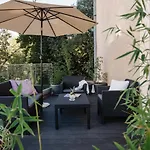 Big Tree & The Nest - Free Parking Апартаменты