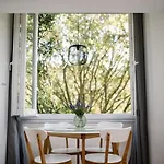 Big Tree & The Nest - Free Parking Апартаменты