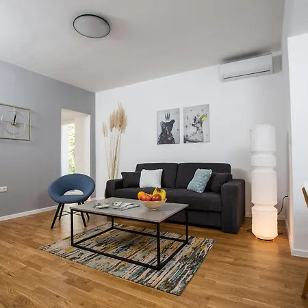 公寓 Big Tree & The Nest - Free Parking *