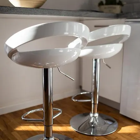 Big Tree & The Nest - Free Parking *